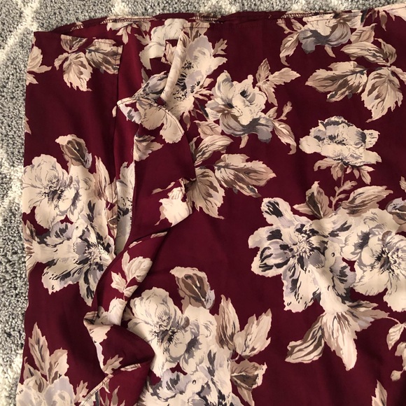 Lulu’s Floral Wrap Dress Size Small - Picture 10 of 13